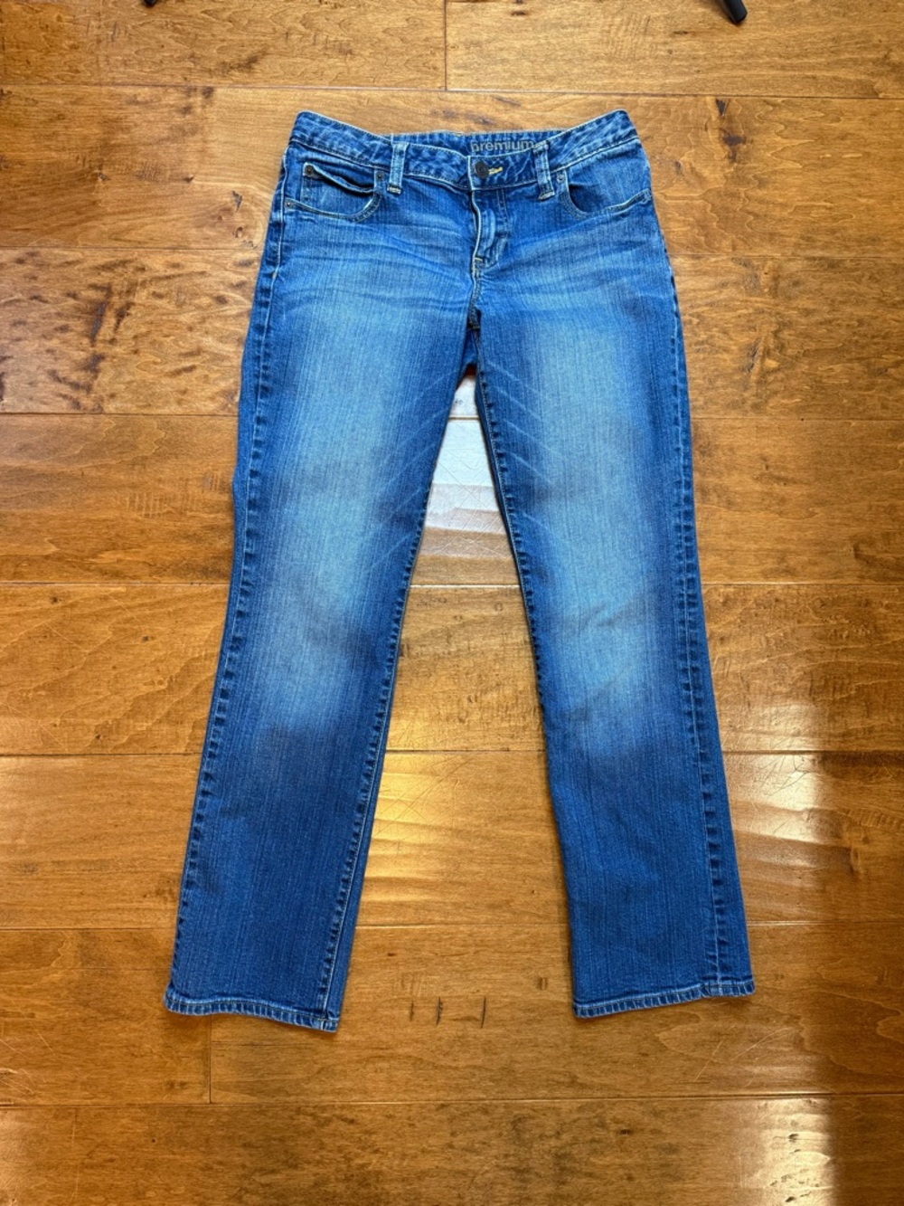 GAP Premium Curvy Straight Jeans Medium Wash Stretch Denim 28R